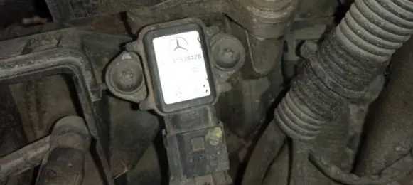 Mercedes-Benz A W169 Air pressure sensor A00041538428 MB12233209