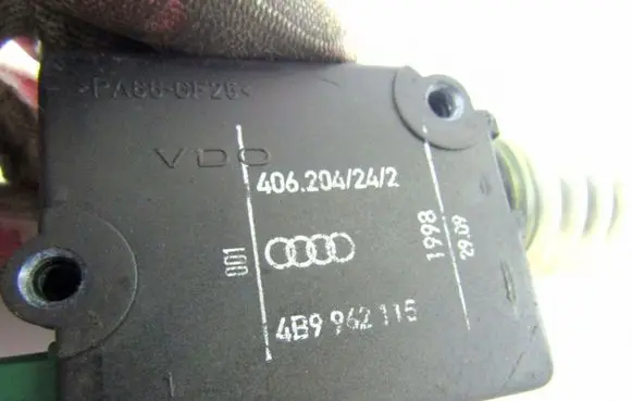 Audi A6 S6 C5 4B Central locking motor 4B9962115