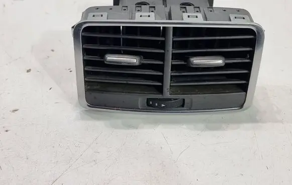 Rear air vent grill
