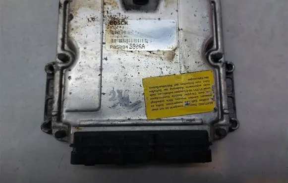 Chrysler Voyager Engine control unit/module P05094590AA