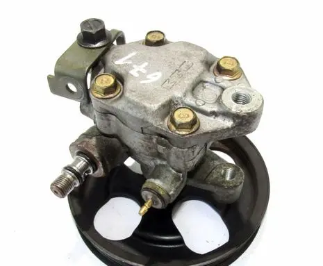 Mitsubishi Carisma Power steering pump