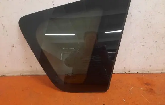 Nissan Note (E11) Rear side window