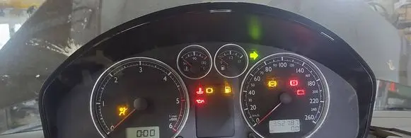 Volkswagen Sharan Speedometer (instrument cluster) 7M3920800F
