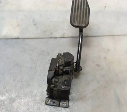 Volvo S70 V70 V70 XC Accelerator throttle pedal 9447135 9447137 9447136