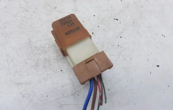 Nissan X-Trail T30 Other relay 2523079964 40522B