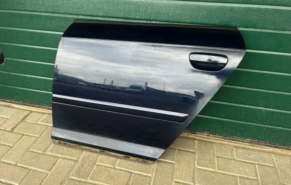 Audi A3 S3 A3 Sportback 8P Rear door LZ5J