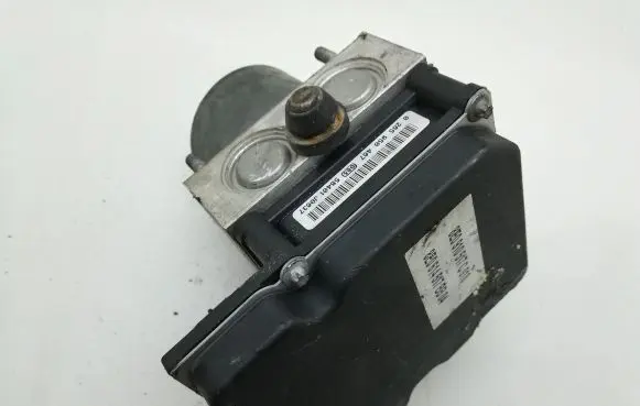 Audi A4 S4 B7 8E 8H ABS Pump 8E0910517C018