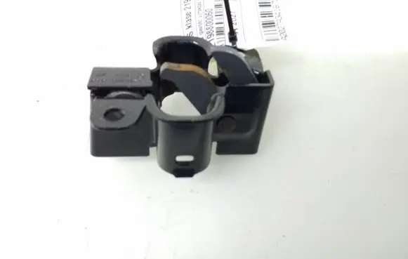 Mercedes-Benz CLS C219 Engine bonnet (hood) release handle A2198800060