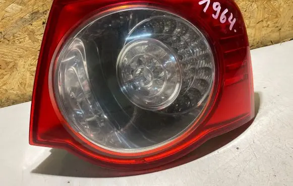 Volkswagen Jetta V Rear/tail lights 1K5945096G