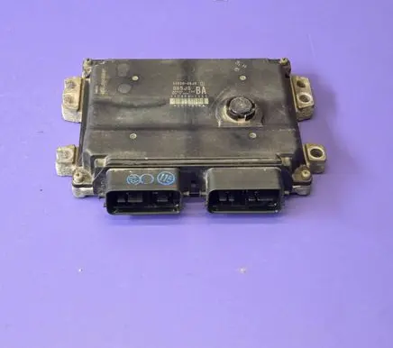 Suzuki Grand Vitara II Engine control unit/module 3392065J0 065J0 1123001152