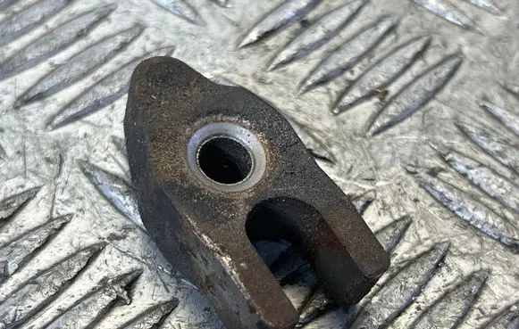 Toyota Yaris Fuel Injector clamp holder 