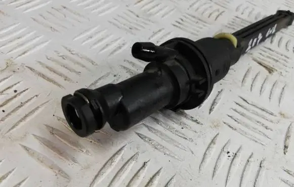 Peugeot 207 CC Clutch slave cylinder 