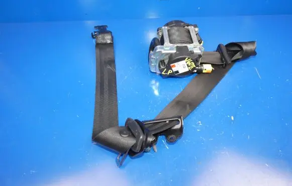 Volvo V60 Front seatbelt