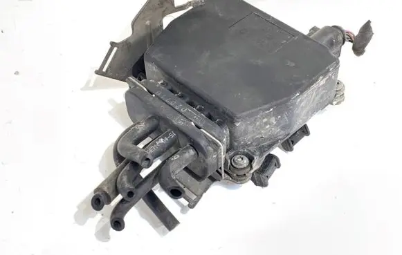 Volkswagen PASSAT B6 Heat shield in engine bay 3C0906625