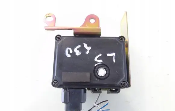 Lexus LS 430 Alarm control unit/module 8904050010