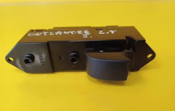 Mitsubishi Outlander Electric window control switch MR502238