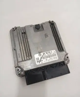 Volkswagen Golf V Engine control unit/module 03c906032B 1039S21289 03C906032