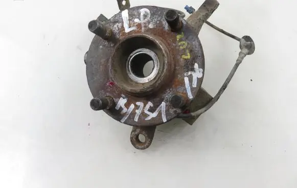 Suzuki Ignis Front wheel hub spindle knuckle