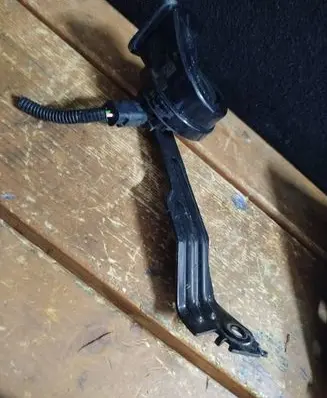 Peugeot 208 Horn signal 9827213580