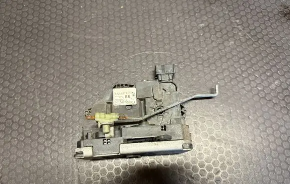 Opel Corsa D Front door lock 13258271 0325407955 0909092107