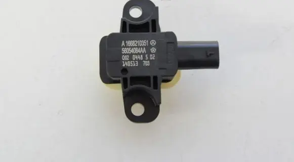 Mercedes-Benz GL X166 Airbag deployment crash/impact sensor A1668210351