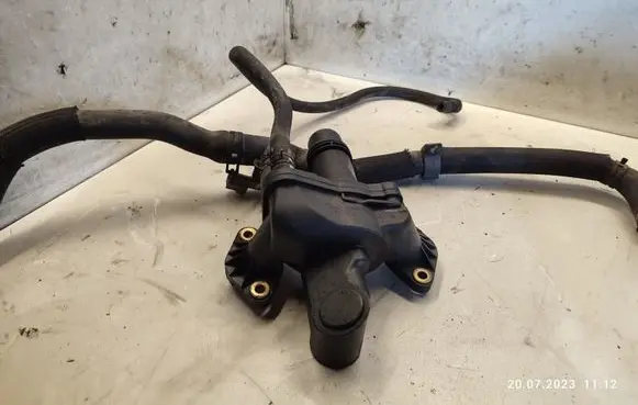 Jaguar XF Thermostat housing C8W0A