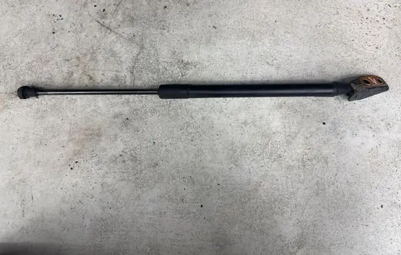 Toyota Auris 150 Tailgate/trunk strut/damper 6896002081