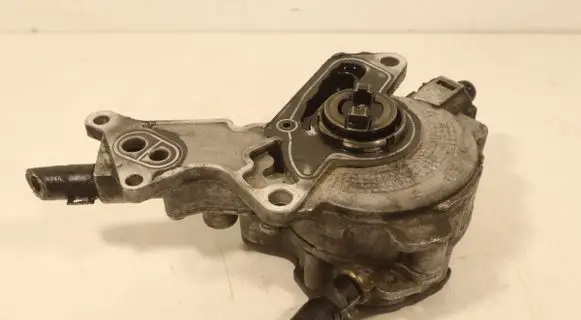 Volkswagen Touran I Vacuum pump 038145209H