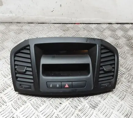 Opel Insignia A Dash center air vent grill 495050031 13274792 13233977F
