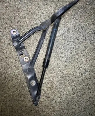 BMW 5 E39 Tailgate/trunk/boot hinge 8159398