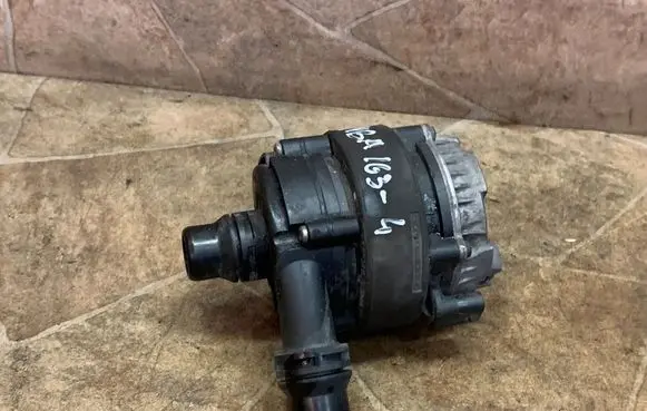BMW 3 F30 F35 F31 Electric auxiliary coolant/water pump 8638240