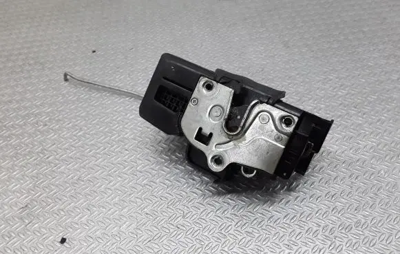 Chevrolet Captiva Front door lock