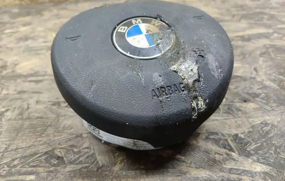 BMW 2 F46 Steering wheel airbag 33784579703 307583399N77AH 3074997