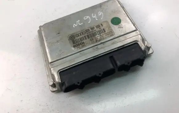 Audi A4 S4 B5 8D Engine control unit/module ECU 8D0907558B 0261204774