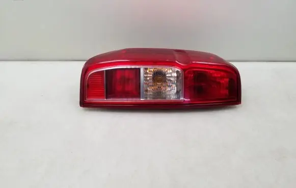 Nissan Navara Rear/tail lights 22016467