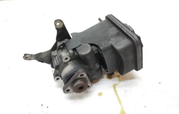 BMW 5 E60 E61 Power steering pump 7893974101