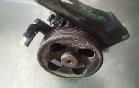 Subaru Outback Power steering pump 34401AE001