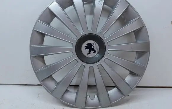 Peugeot 1007 R15 wheel hub/cap/trim 