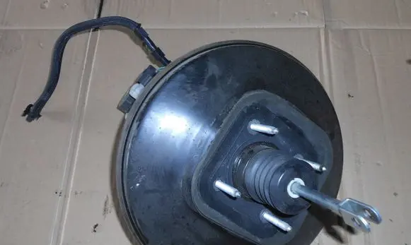 Renault Laguna III Brake booster 472100046R 0204051643 17495A0665