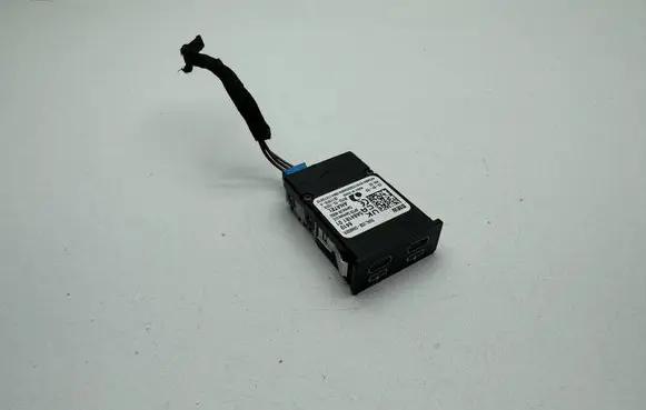 BMW X1 U11 USB socket connector 5A84181 84105A84181