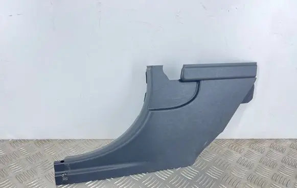 Foot area side trim