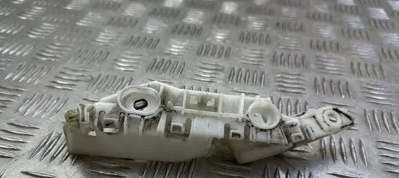 Volkswagen Golf VII Front bumper mounting bracket