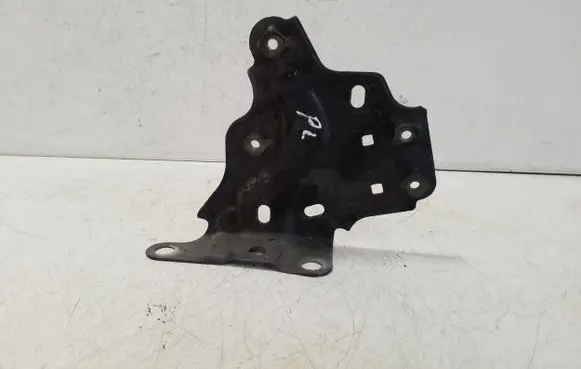 Toyota Prius (XW30) Fender mounting bracket