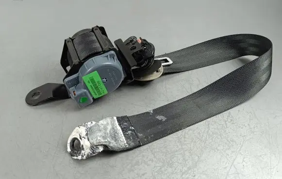 SsangYong Rexton Third row seat belt Y40017138468