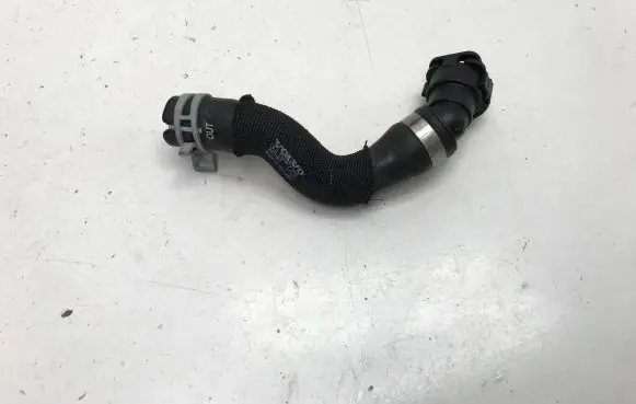 Engine coolant pipe/hose