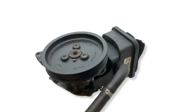 BMW 5 E60 E61 Power steering pump 7787106