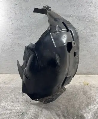 Front wheel arch liner splash guards