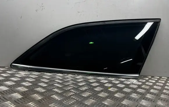 Ford Mondeo MK IV Rear side window 43R001583 DOT682AS2M3232