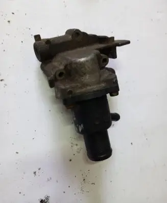 Renault Megane II Thermostat housing 8200155515