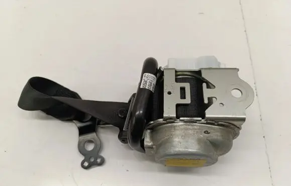 Mercedes-Benz E W214 Rear seatbelt 2231P1004